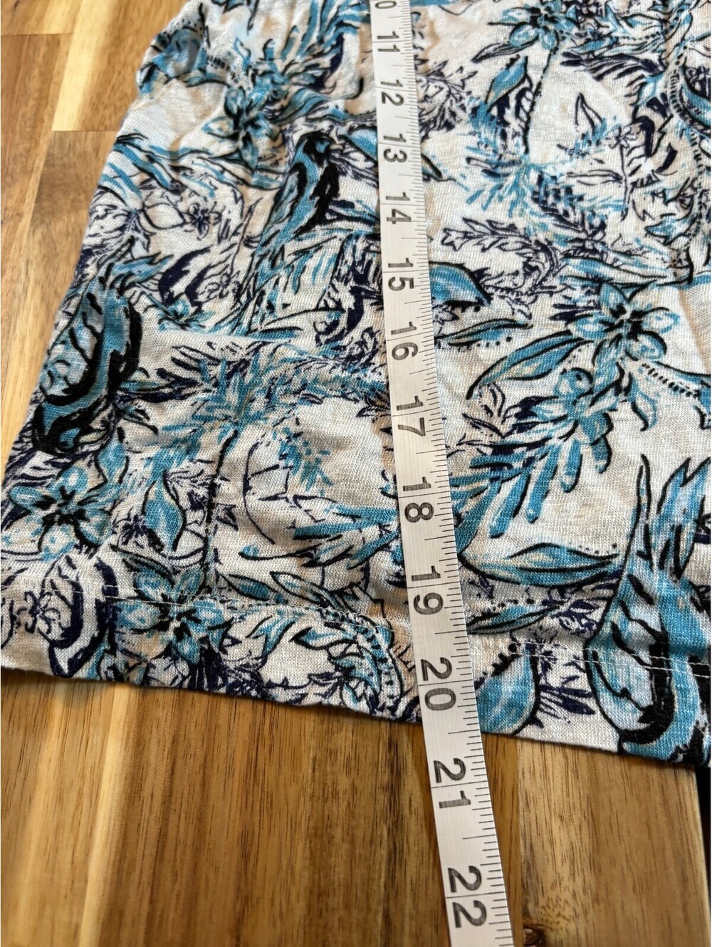 Tahari Women’s L 100% Linen Blue Bird Floral Button Front Coastal Top (2185) - Picture 5 of 7